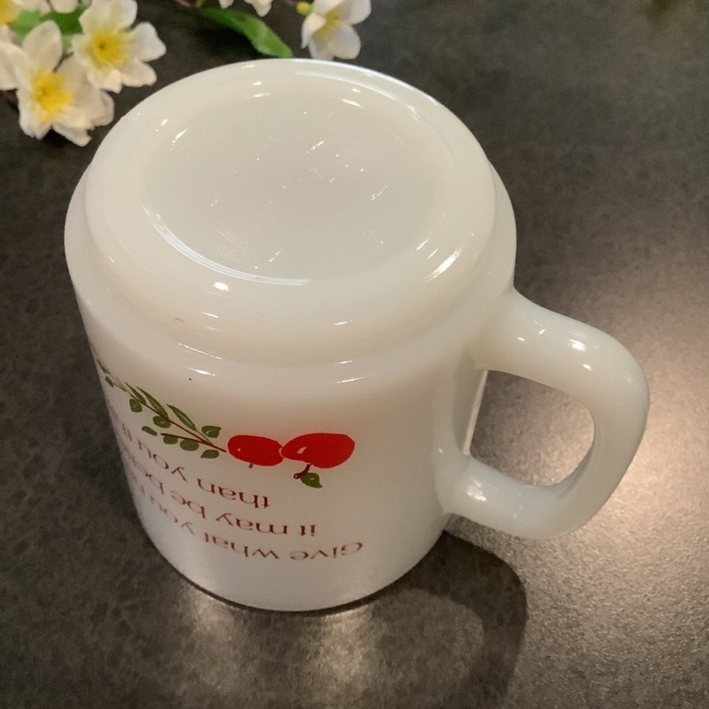 Vintage Glasbake Milk Glass Apples & Prairie Dress Giving Proverb Coffee Mug 80s - Picture 7 of 11